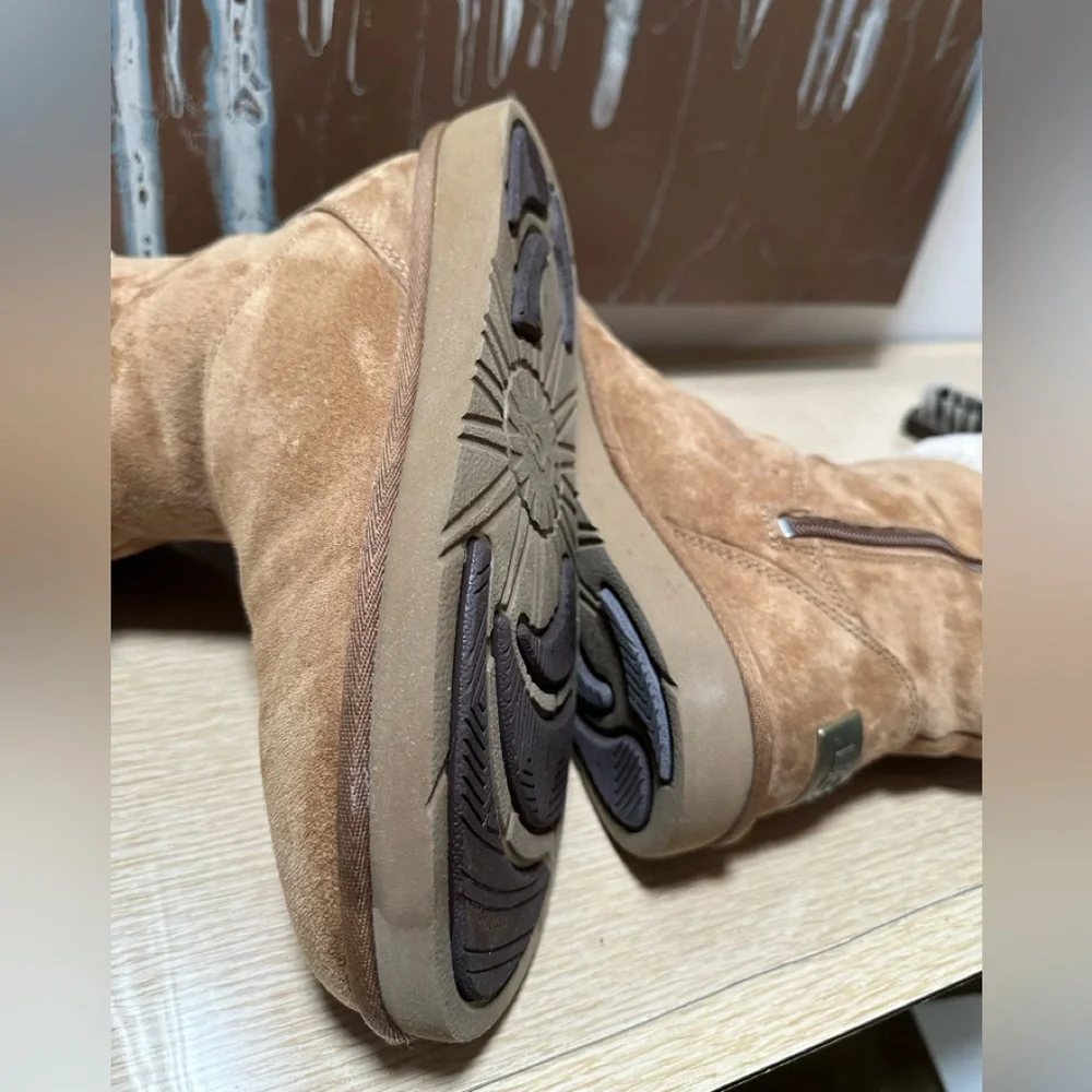 UGG Chestnut Suede Boots, worn one time, Rugged nonslip soles, Metal Ugg plate - Picture 8 of 14